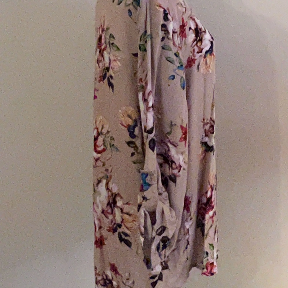 Blouse - Picture 2 of 6